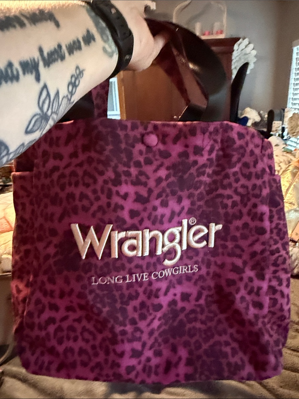Wrangler Pink Leopard Print Tote with Embroidered Logo - Picture 6 of 6